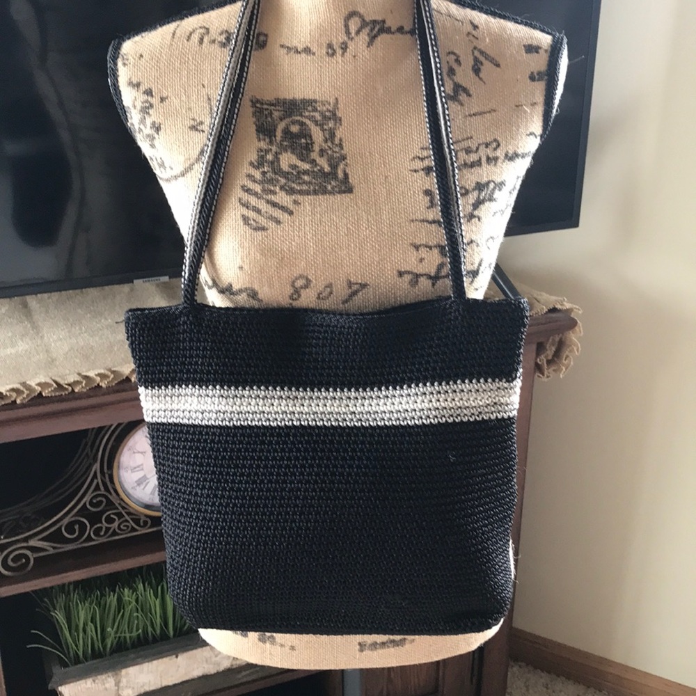 SAK shoulder bag. Black and white. Sharp!